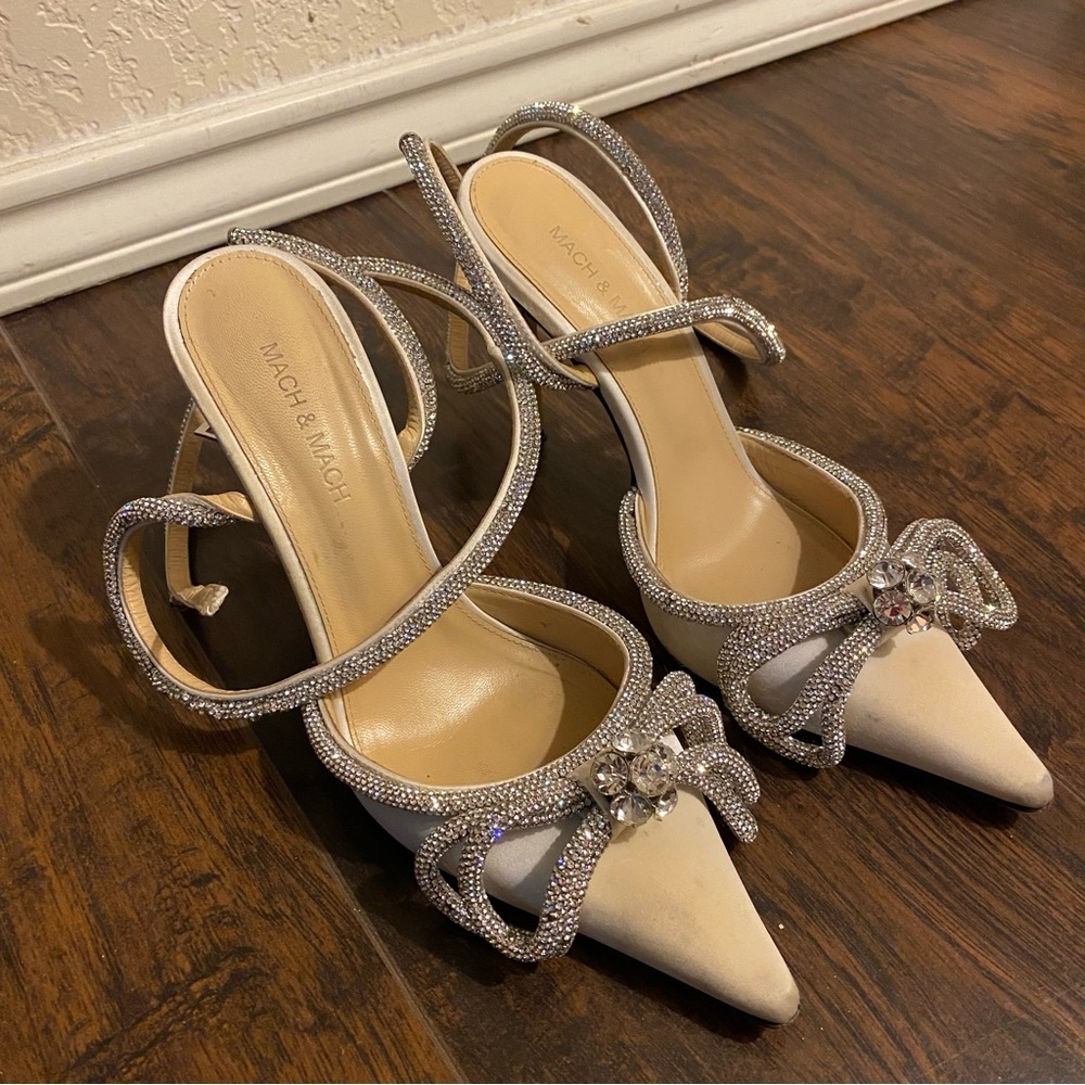 Authentic Mach & Mach White Satin Pumps 38.5